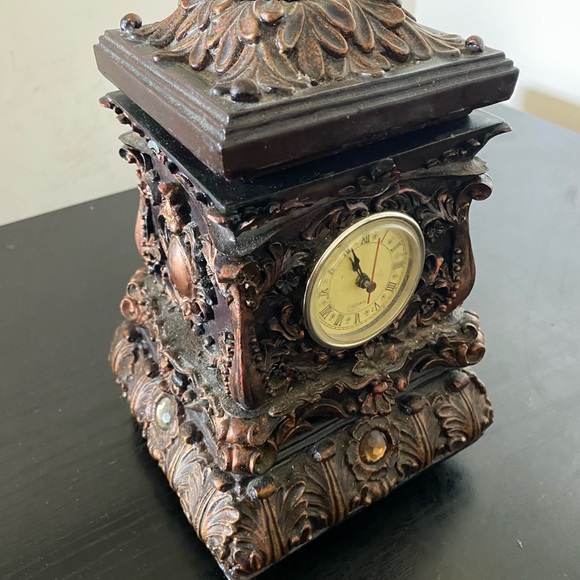 Vintage box w/ clock. - Picture 6 of 6